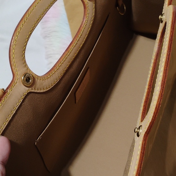 LAST DROP! Louis Vuitton Roxbury Drive Monogram Leather Bag W Strap/Dust Bag - Picture 10 of 13